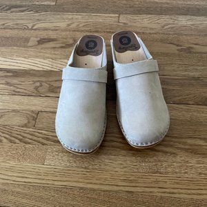Troentorp Da Vinci Clog, Beige Suede, size 42 / US 11